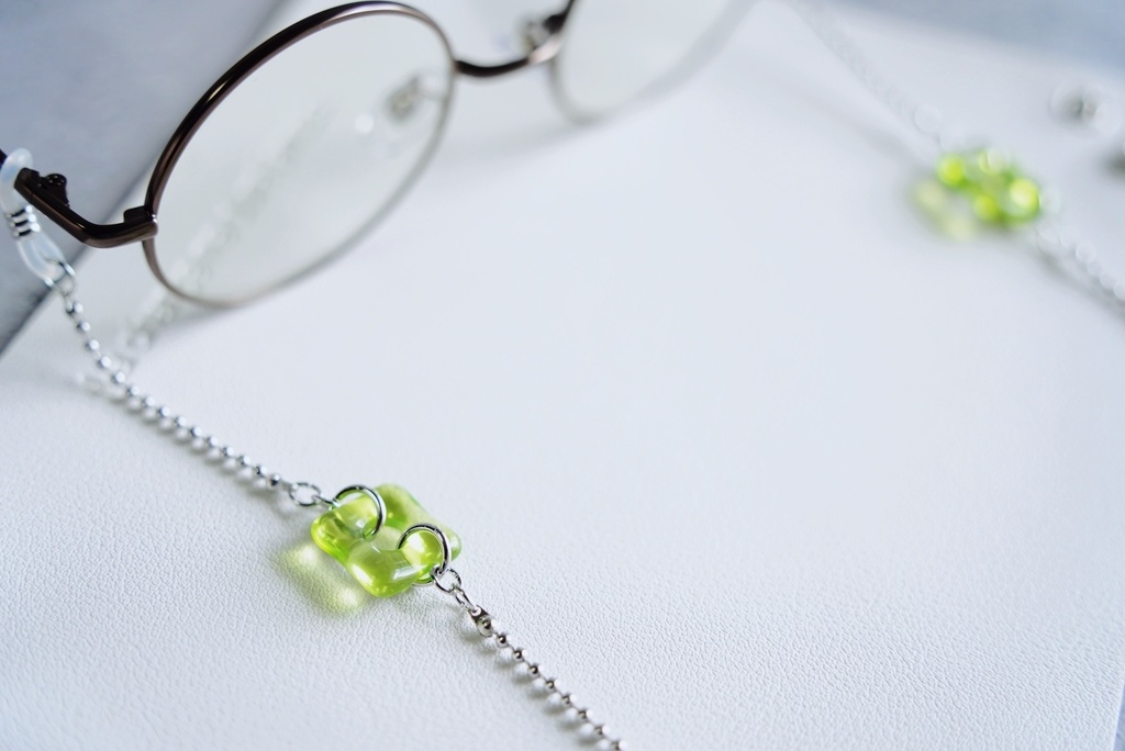 クリアスクエアの眼鏡チェーン