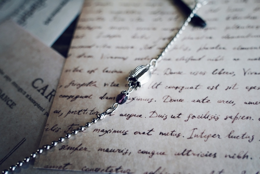 ベラドンナの眼鏡チェーン