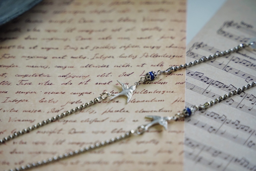 ツバメの眼鏡チェーン