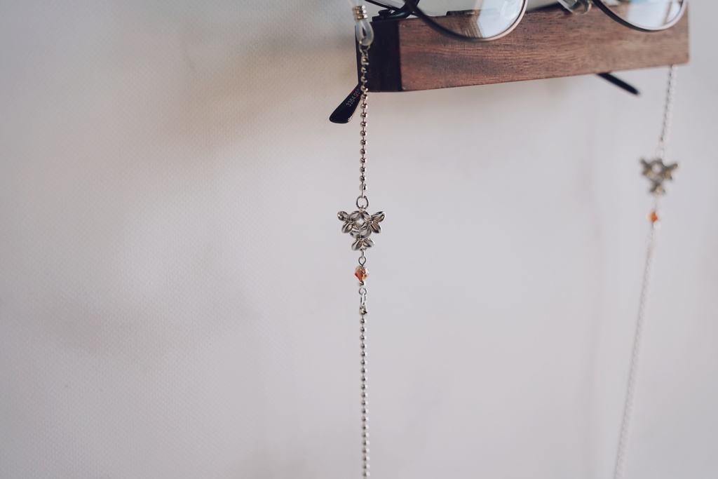 金木犀と紫陽花の眼鏡チェーン