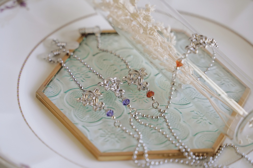 金木犀と紫陽花の眼鏡チェーン