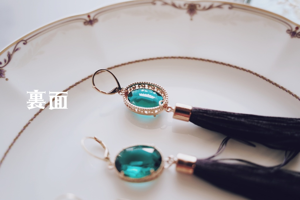 煌めくジュエルの耳飾り