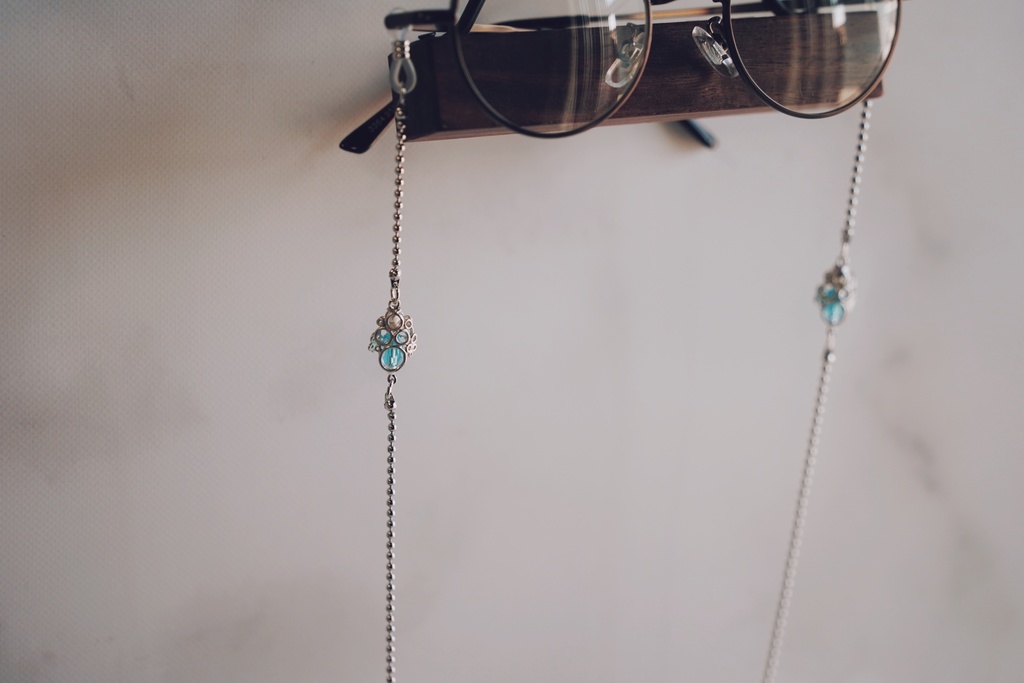 精霊石の眼鏡チェーン