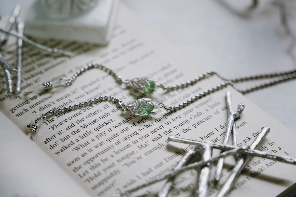 精霊石の眼鏡チェーン