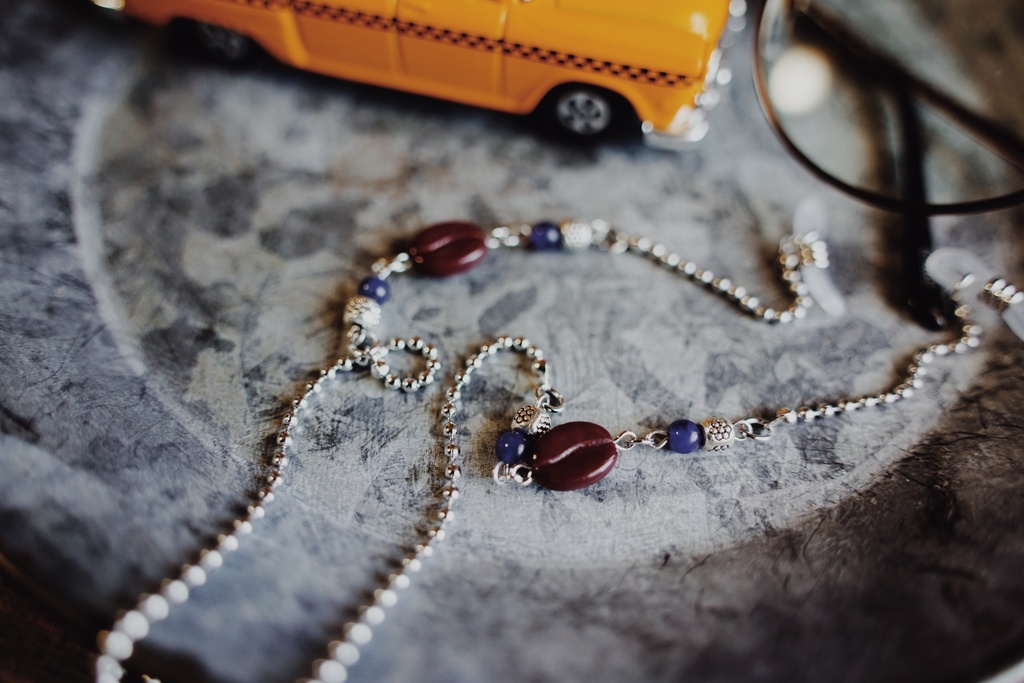 珈琲豆の眼鏡チェーン