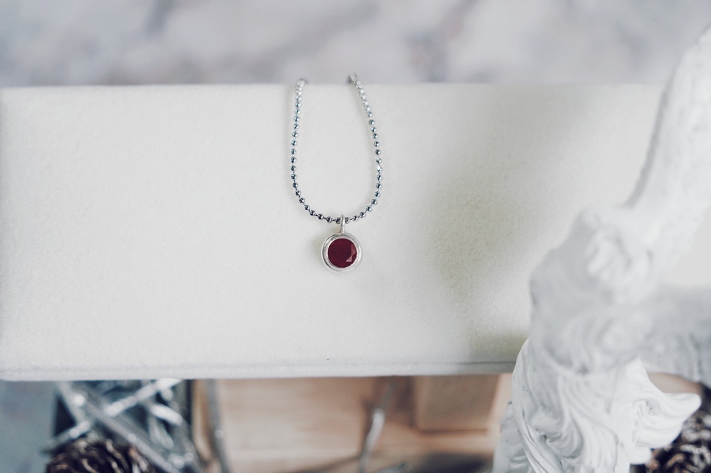 カーネリアンのネックレス