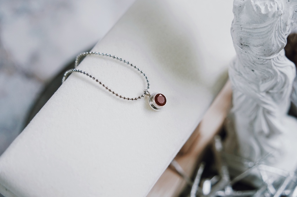 カーネリアンのネックレス