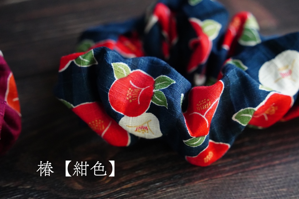 シンプルなシュシュ