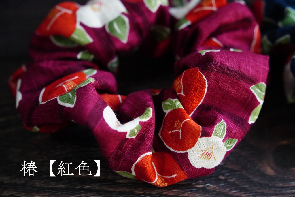 シンプルなシュシュ