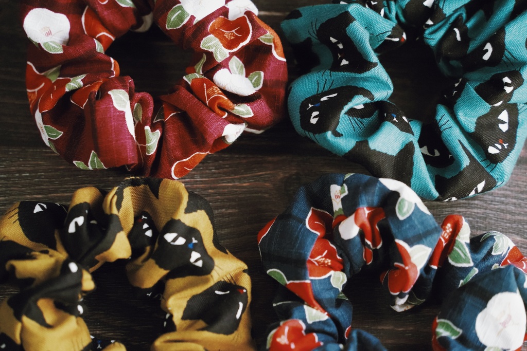 シンプルなシュシュ