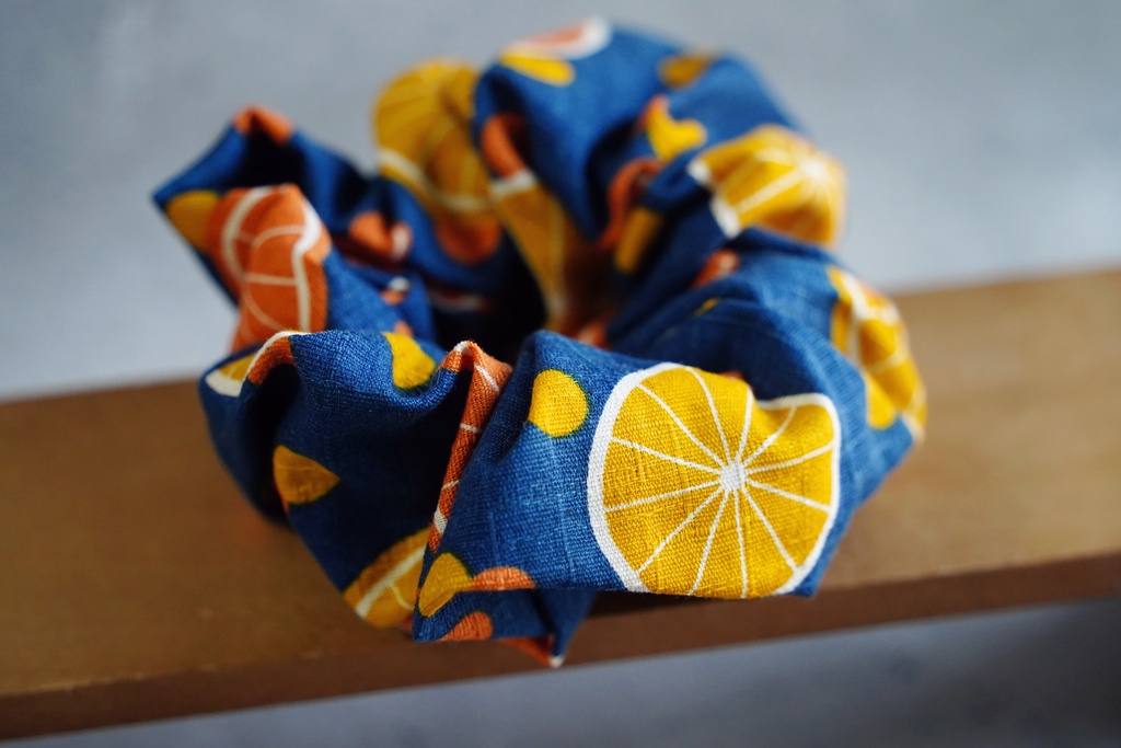 シンプルなシュシュ