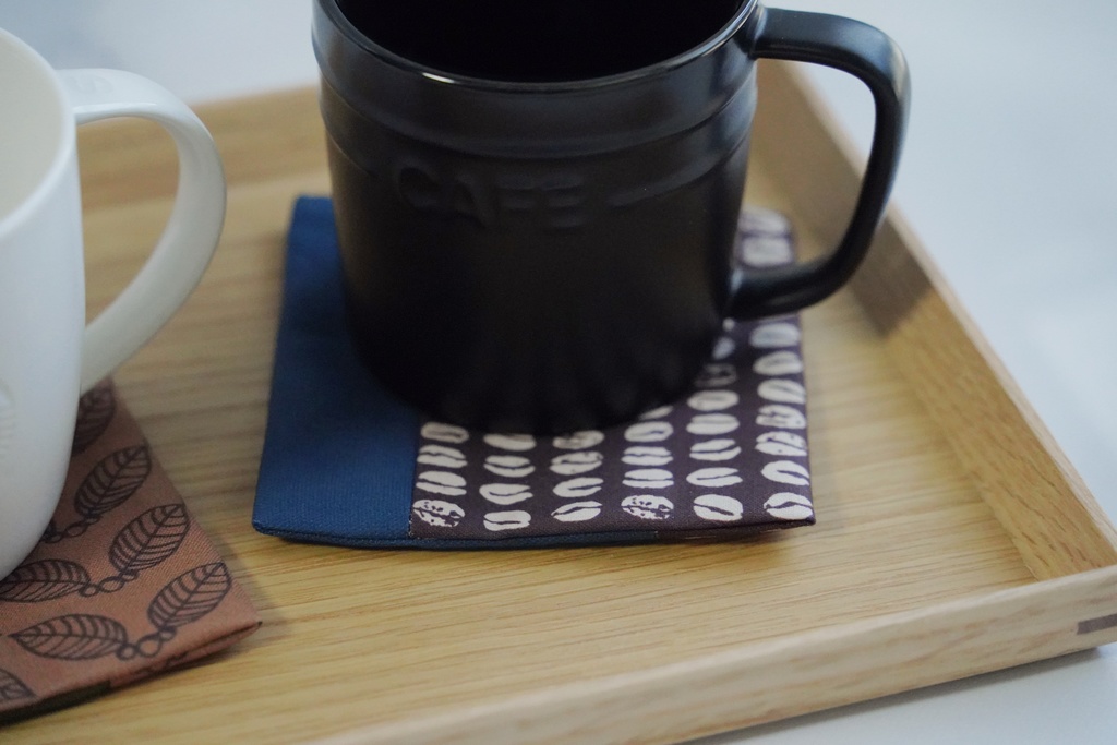 ツートンカラーのコースター