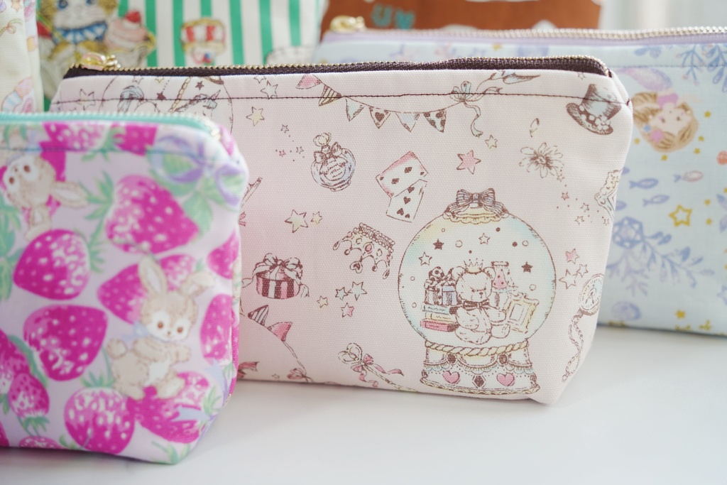 シンプルなポーチ