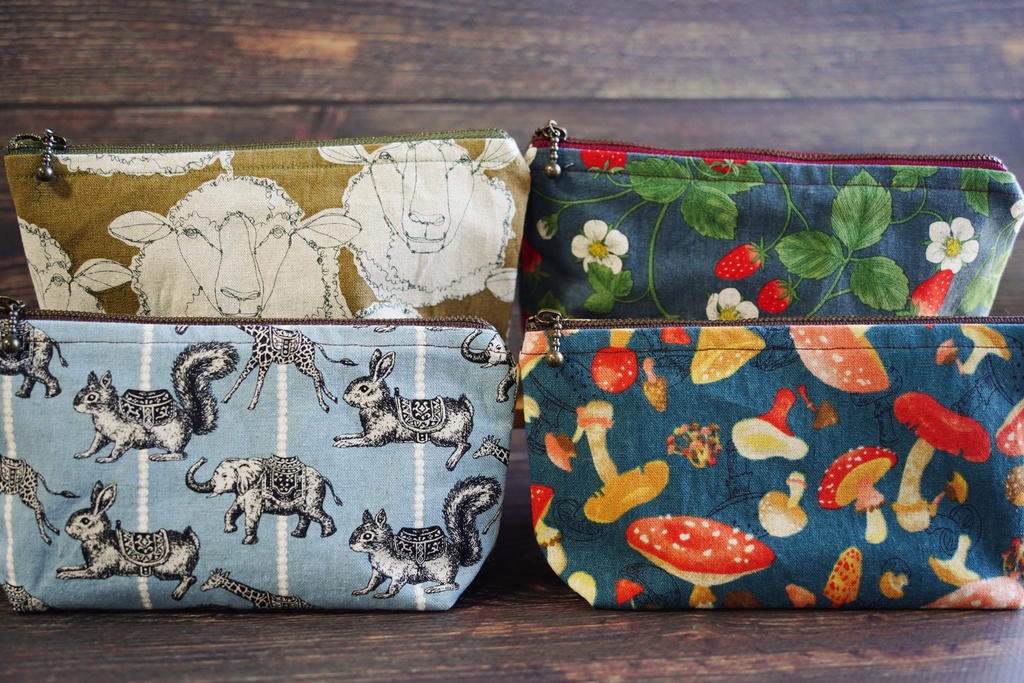 シンプルなポーチ