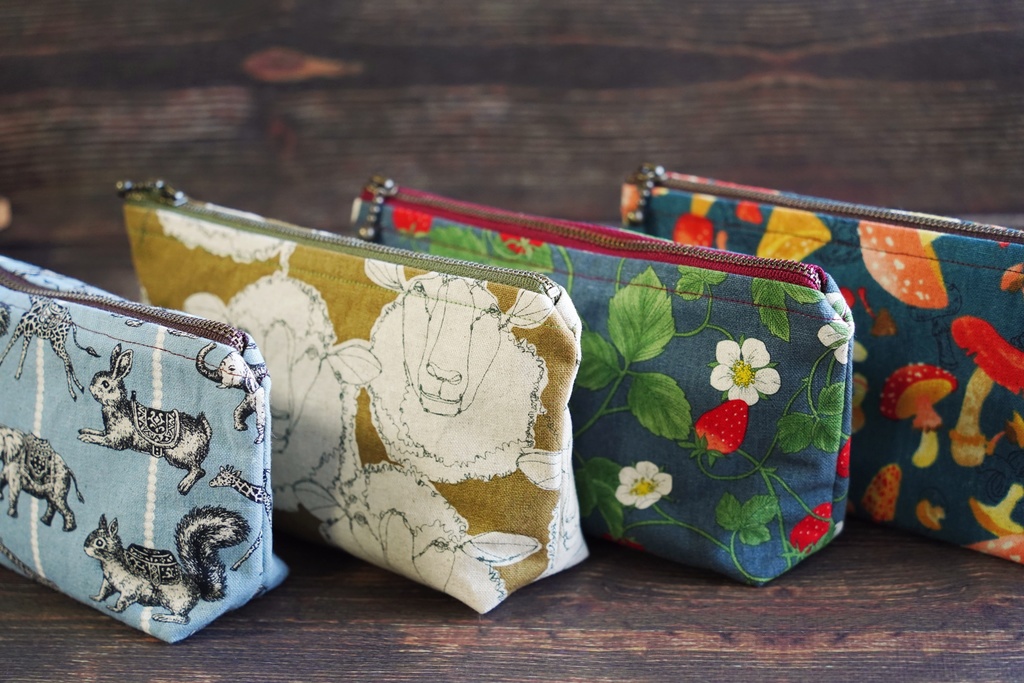 シンプルなポーチ