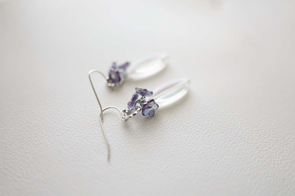 紫小花の耳飾り