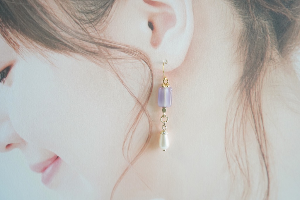 雫パールとミルキーパープルの耳飾り