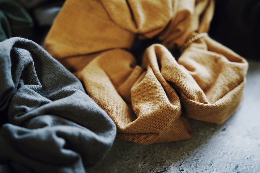 ワーキングコットンのシュシュ