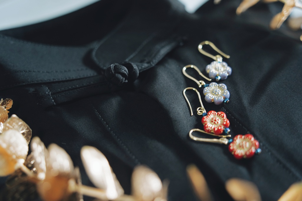 アジアンフラワーの耳飾り