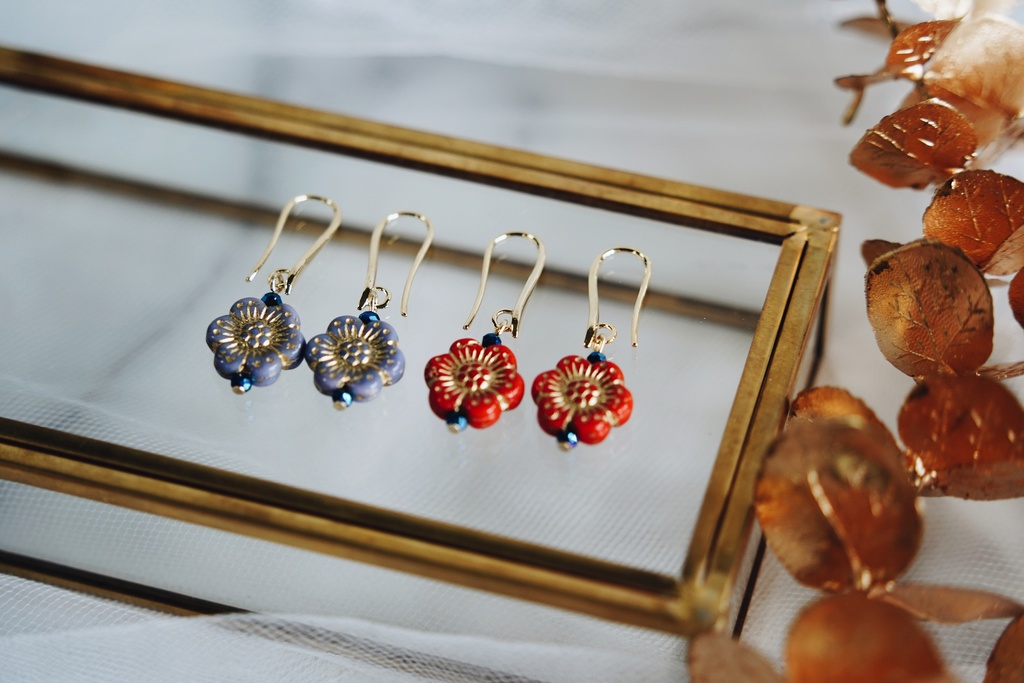 アジアンフラワーの耳飾り