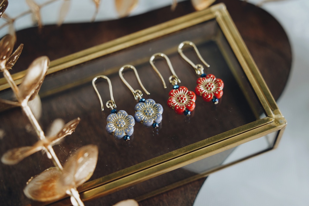 アジアンフラワーの耳飾り