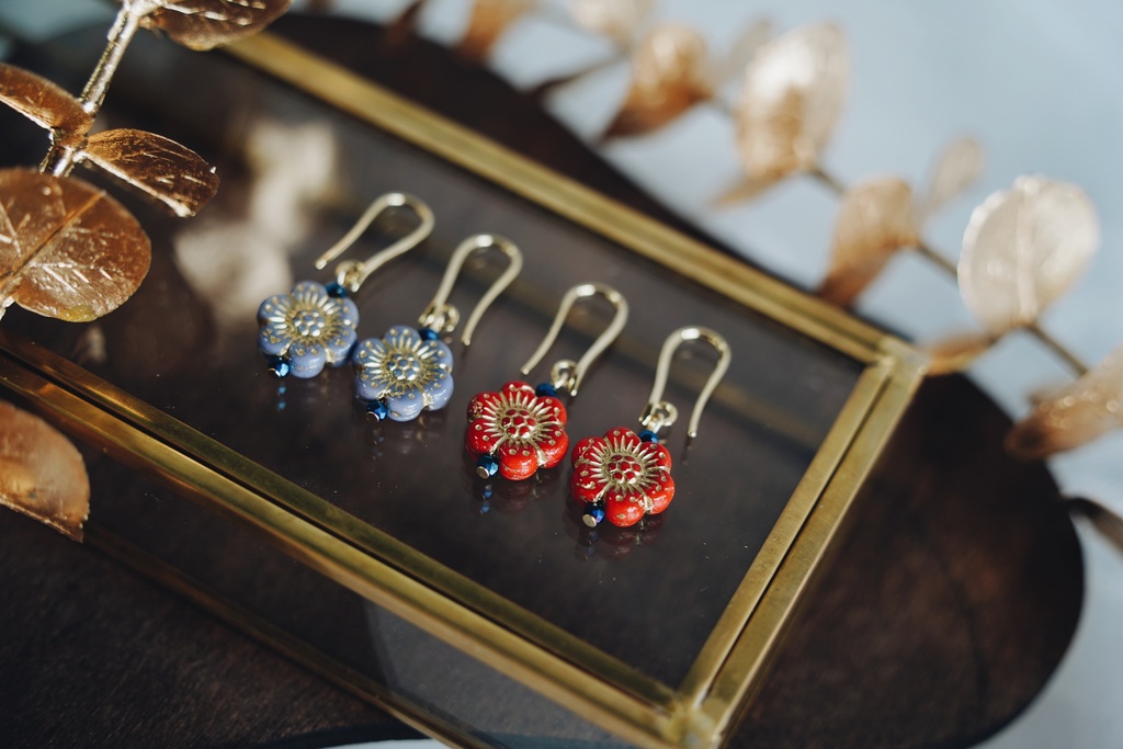 アジアンフラワーの耳飾り