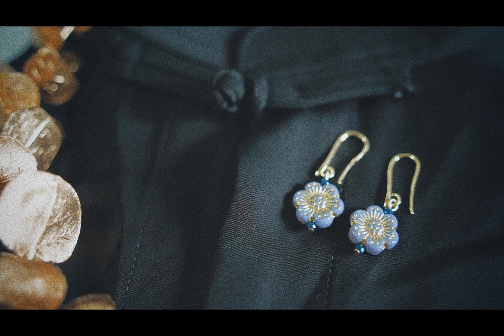 アジアンフラワーの耳飾り