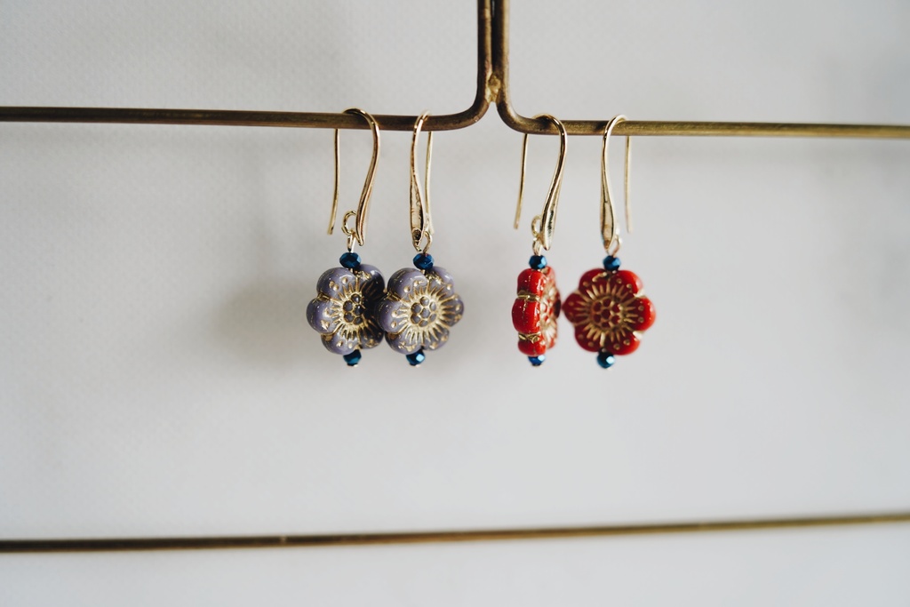 アジアンフラワーの耳飾り
