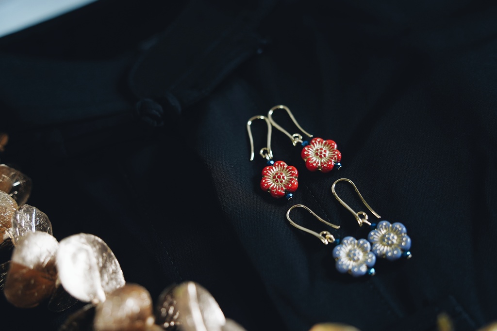 アジアンフラワーの耳飾り