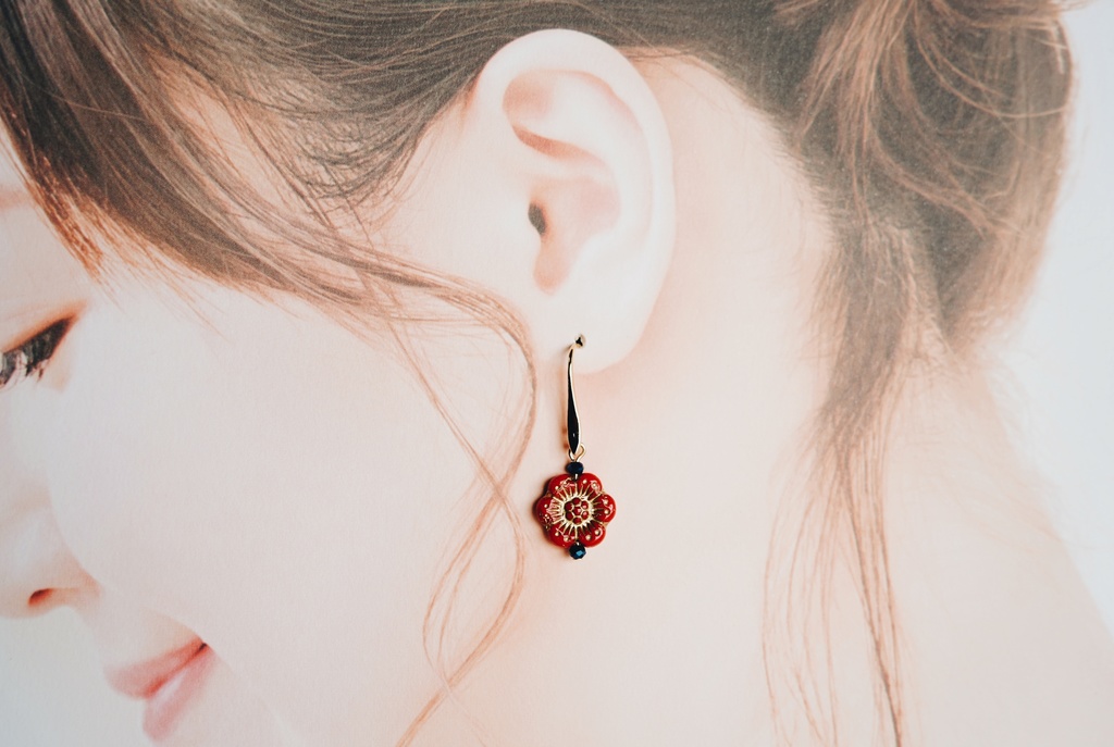 アジアンフラワーの耳飾り