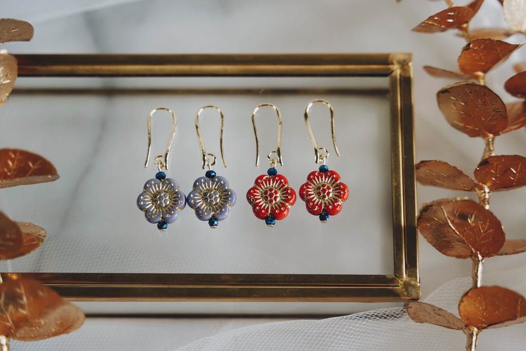 アジアンフラワーの耳飾り