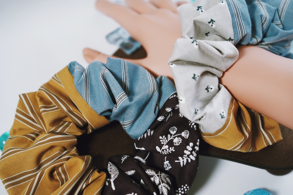 【梅雨&夏の応援特価!】トリプルカラーのシュシュ