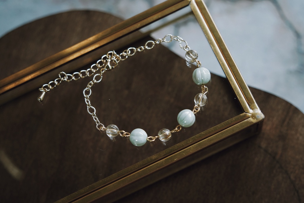 青磁色と金線玉のブレスレット