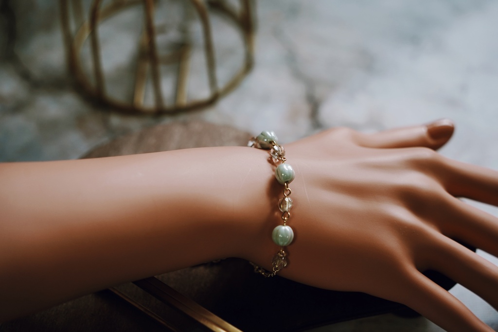 青磁色と金線玉のブレスレット