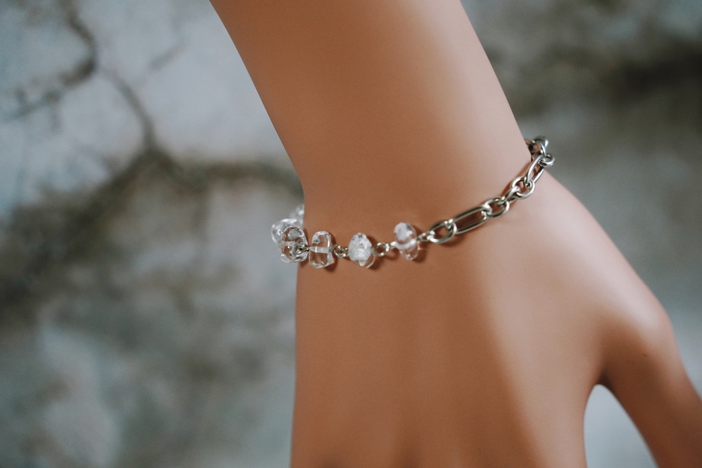 透明さざれのブレスレット