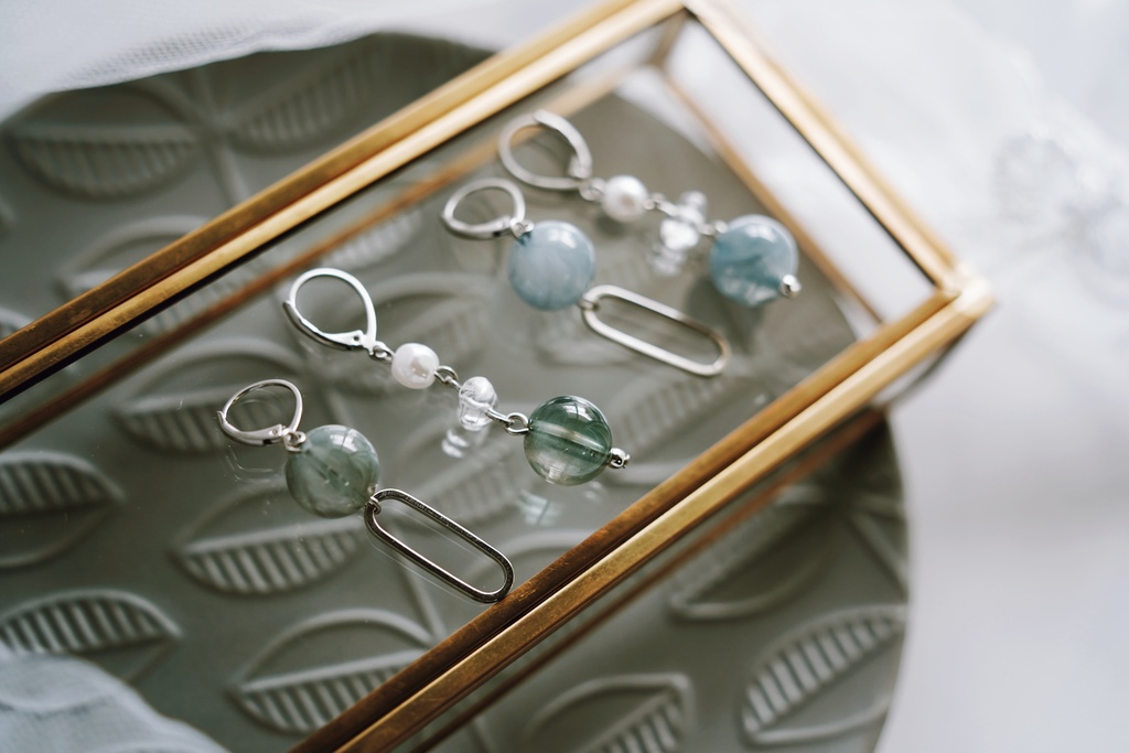 煙珠の耳飾り【左右非対称デザイン】