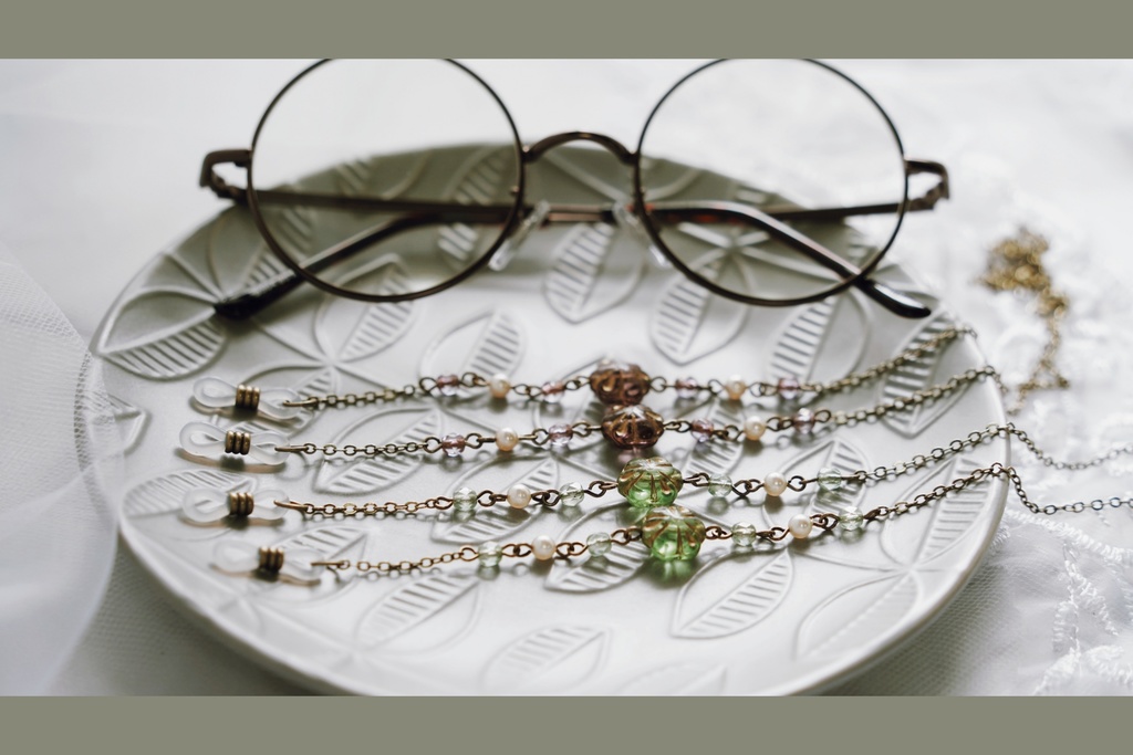 花ガラスの眼鏡チェーン