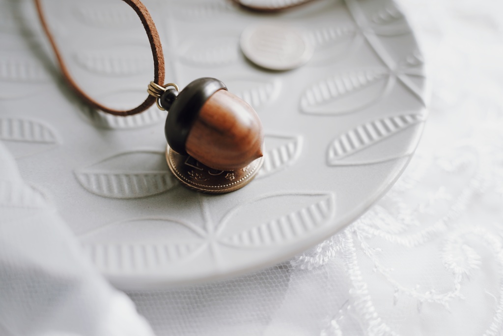 どんぐりの首飾り