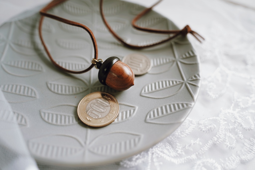 どんぐりの首飾り