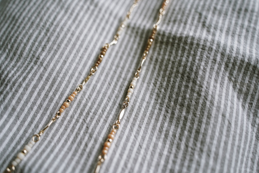 スパイスカラーのロングネックレス