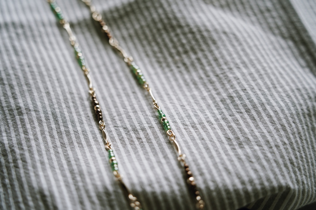 スパイスカラーのロングネックレス