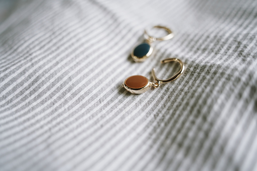 秋色くすみカラーのイヤーカフ【1個売りの商品です】