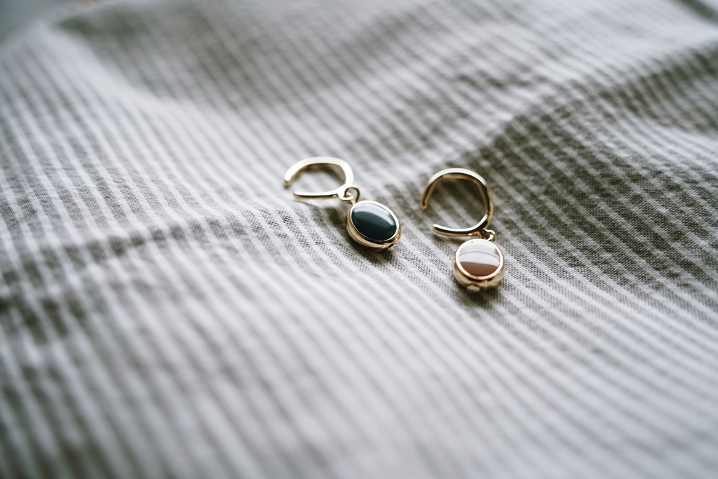 秋色くすみカラーのイヤーカフ【1個売りの商品です】