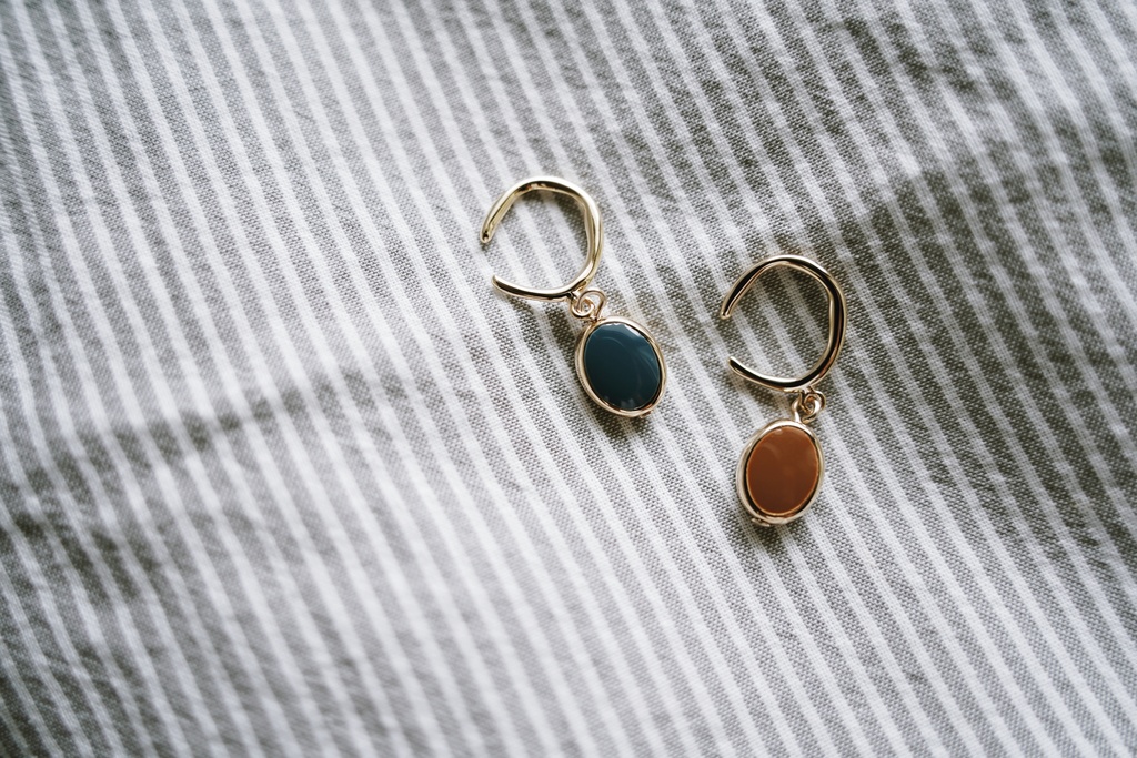 秋色くすみカラーのイヤーカフ【1個売りの商品です】