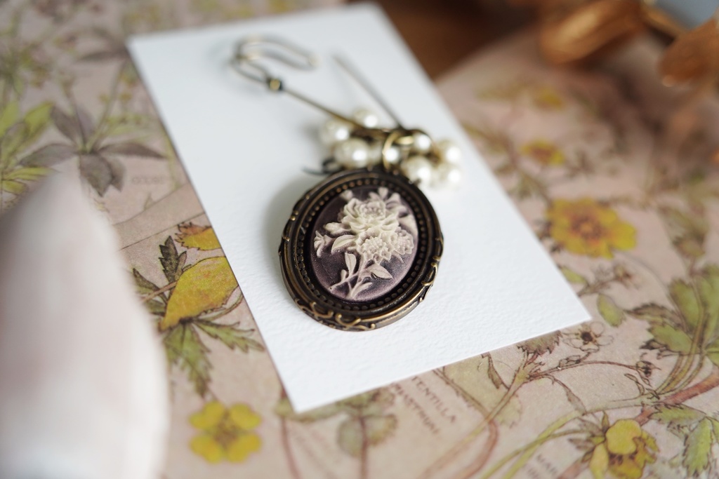 ローズカメオのアンティークピン