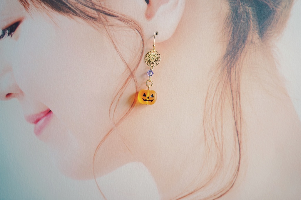 Halloweenの耳飾り