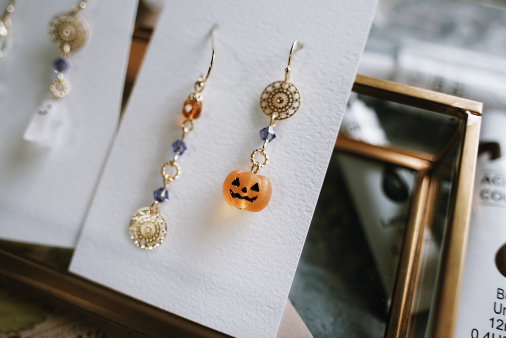 Halloweenの耳飾り