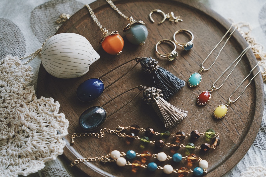 柿の実の首飾り