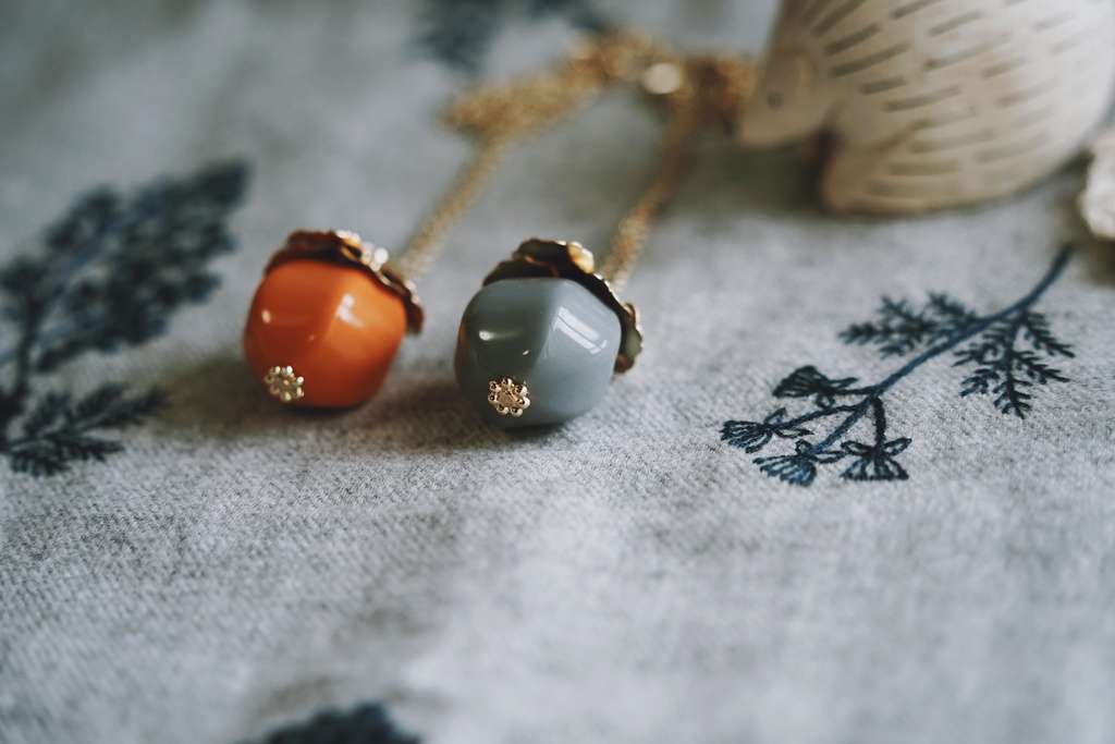 柿の実の首飾り