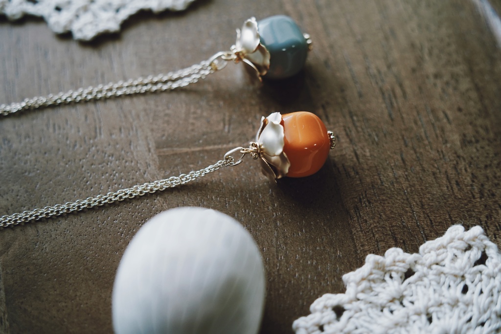 柿の実の首飾り